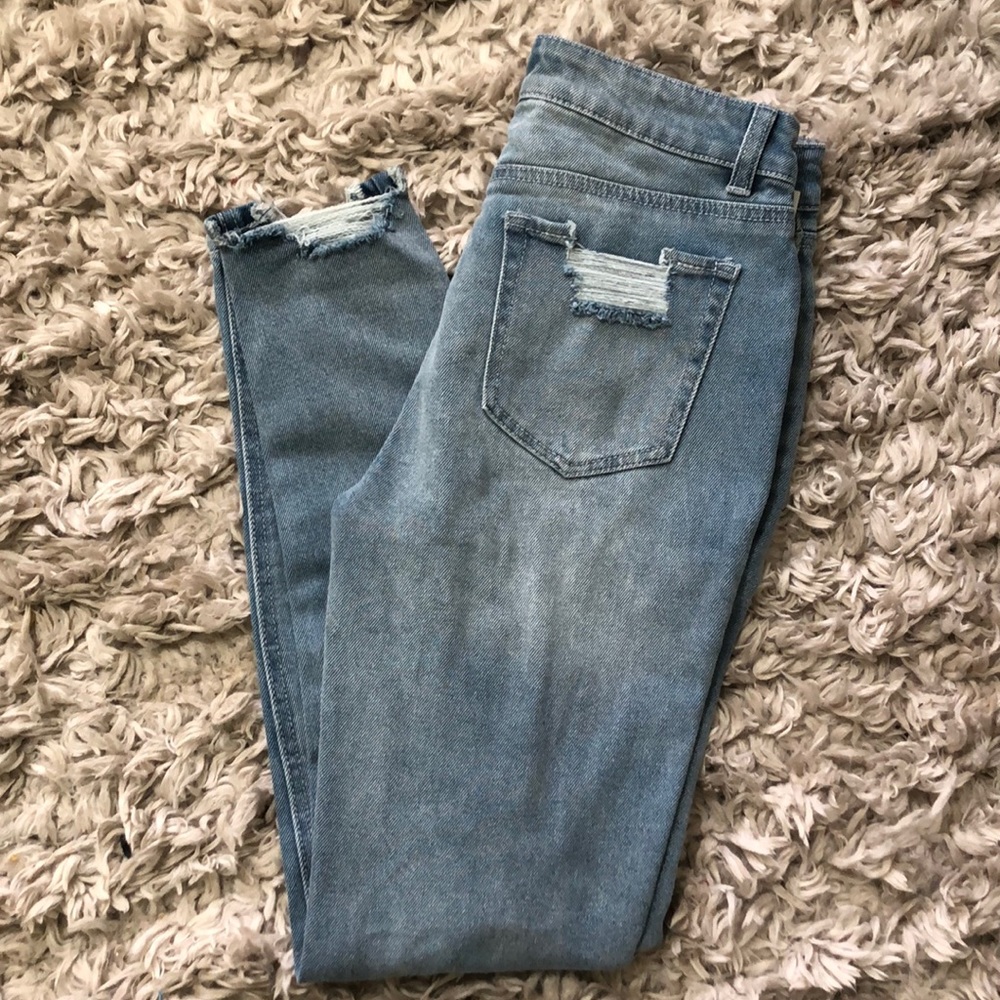 Ripped mom jean